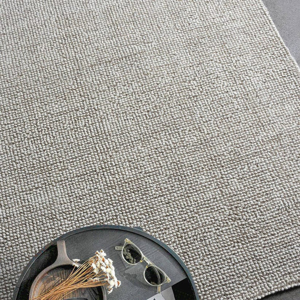 Akbahn Hand Tufted Cream Wool Rug - Staunton and Henry