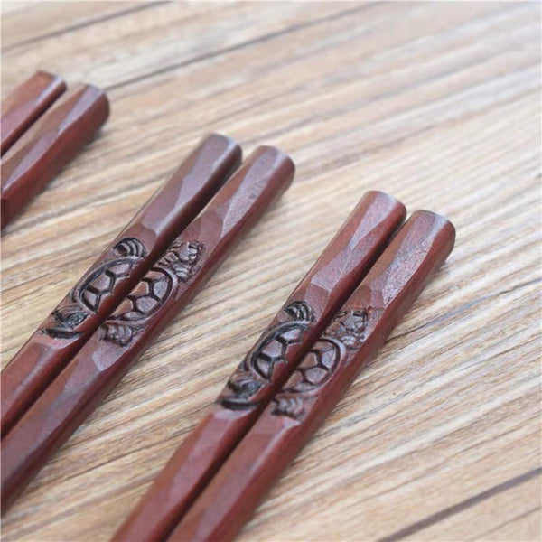 Japanese Style Wooden Engraved Chopsticks Set - Staunton and Henry